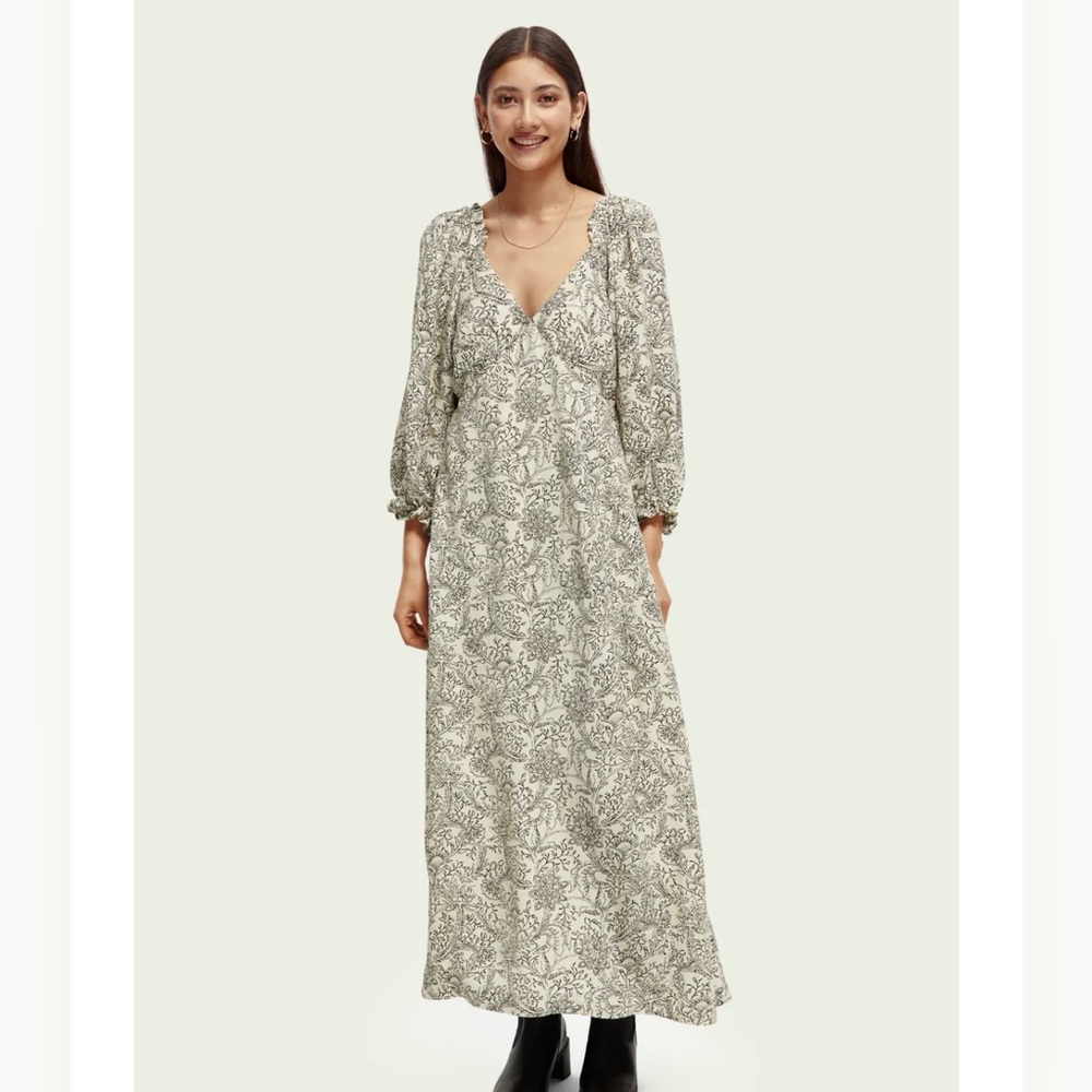 Scotch & Soda Easy Feminine 3/4 Sleeve Maxi Dress in White/Black Floral